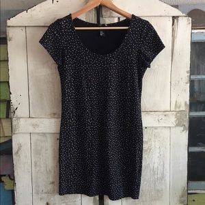 H&M T-Shirt Dress : Size Medium